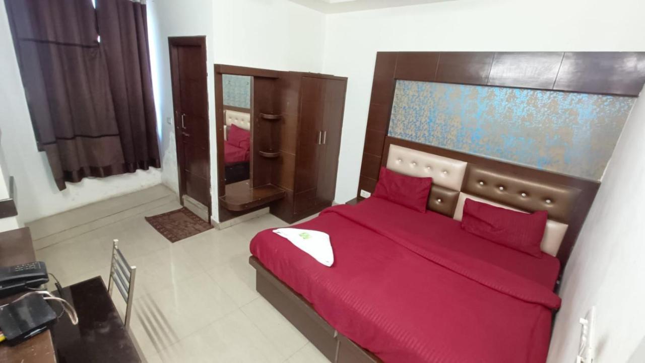 Hotel Boston Br03 Agra (Uttar Pradesh)